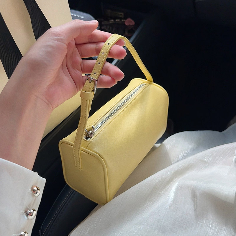 Women Bags 2026 Trends - กระเป๋าถือทรงบอสตันลายลิ้นจี่สำหรับผู้หญิงรุ่นใหม่ปี 2026 กระเป๋าสะพายไหล่เดี่ยวแบบครอสบอดี้ กระเป๋าใบเล็ก สีแดง สีเหลือง