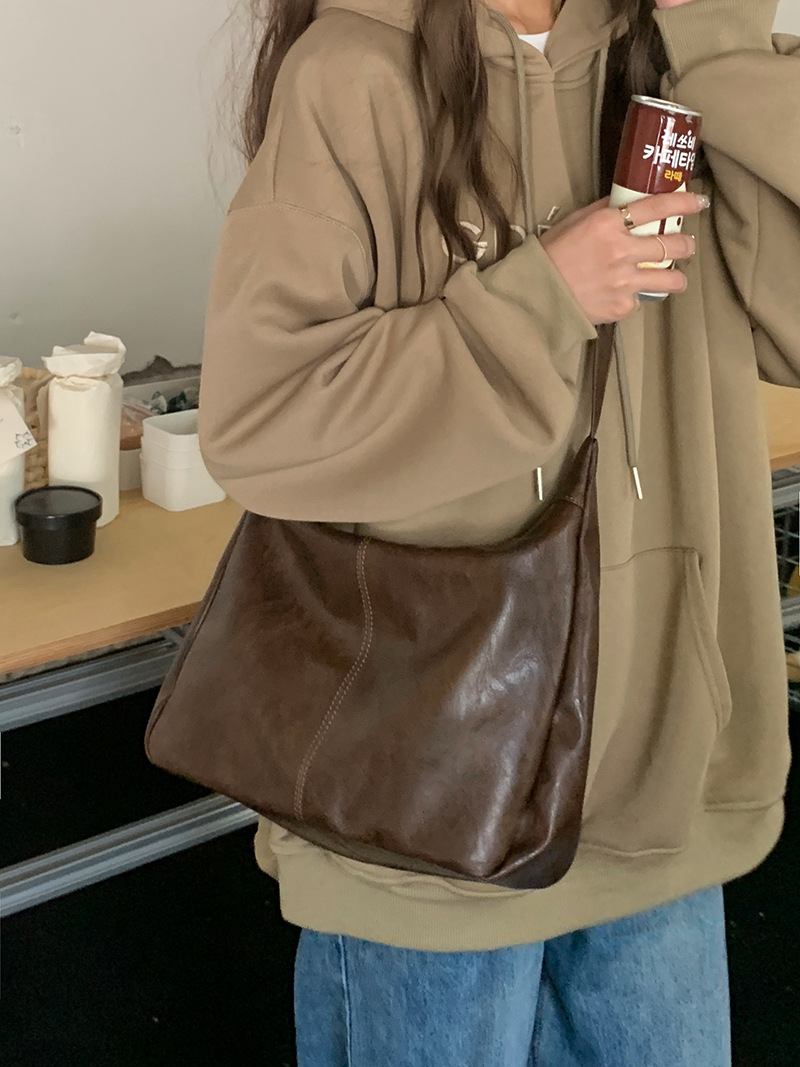 Women Bags 2026 Trends - กระเป๋าโท้ทวินเทจ Maillard ฤดูใบไม้ร่วง 2026 แฟชั่นเกาหลีสำหรับผู้หญิง กระเป๋าสะพายข้างและสะพายไหล่ความจุขนาดใหญ่