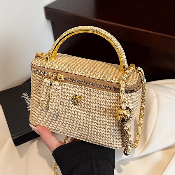 กระเป๋าถือลายทอใหม่ปี 2026 กระ - Women Bags 2026 Trends บทวิจารณ์และราคา